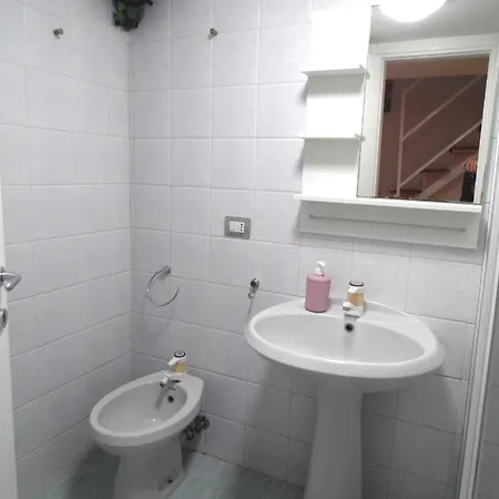 Donnaregina Apartment Naples
